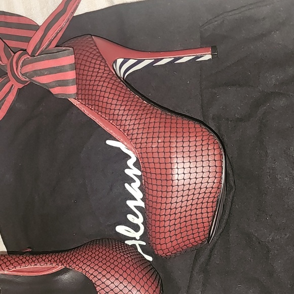 New in box Alejandra G. Platform Fishnet Burgundy Heels - Picture 7 of 11